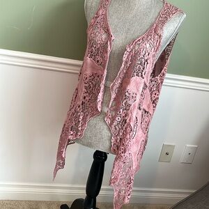 Super cute pink vest size L